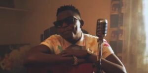 Music Video : Linex Sunday – Running