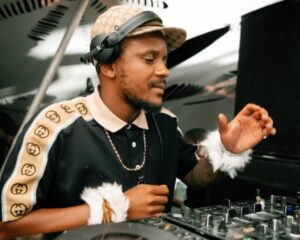 Music Audio : Kabza De Small Ft Mashudu – Khabazela