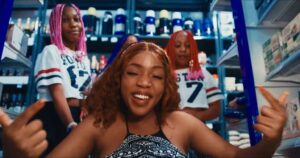 Music Video : Xouh – Niko Bize