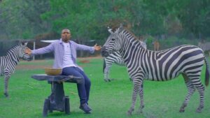 VIDEO : Alex Herman – Nishike Mkono